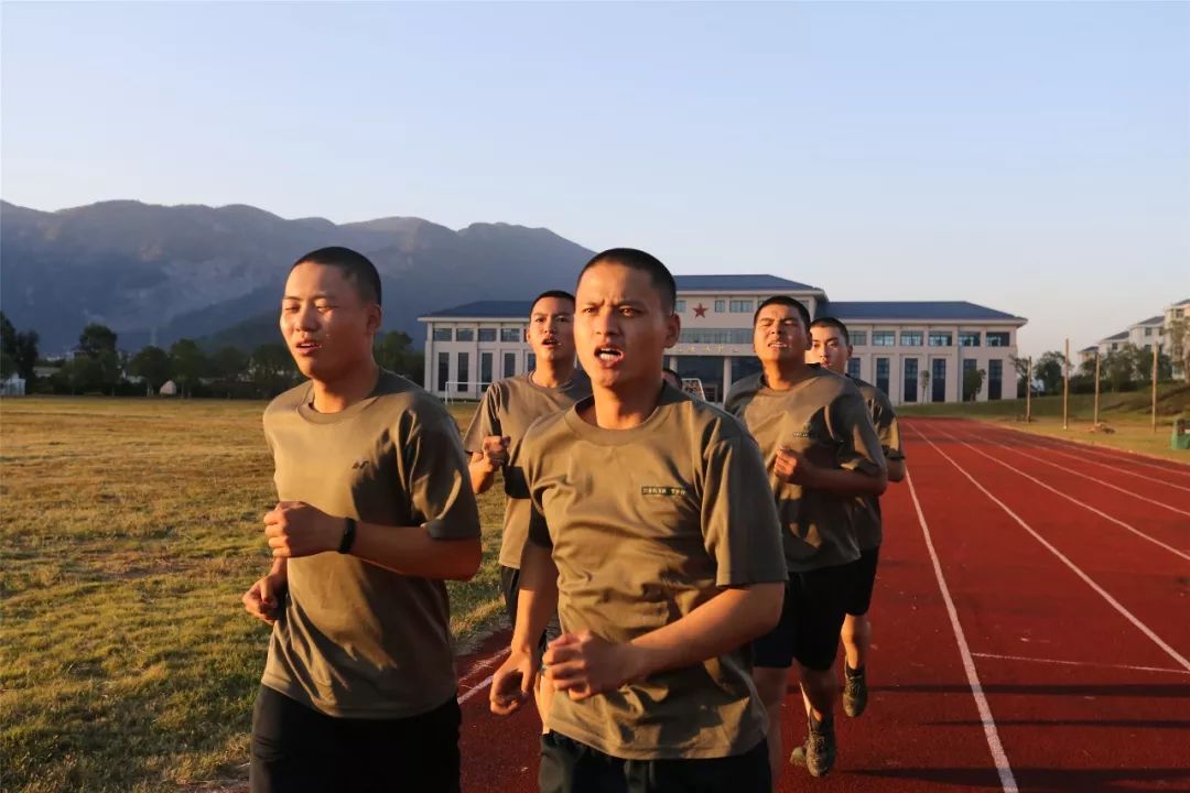 参军仨月减肥70斤,参军45天瘦30斤