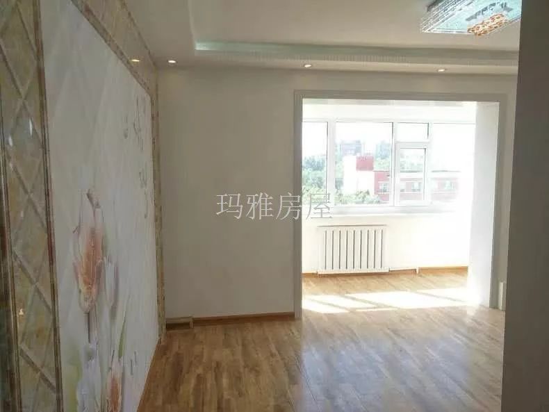 石河子三室二厅50万精装修急卖,石河子二手房大户型推荐