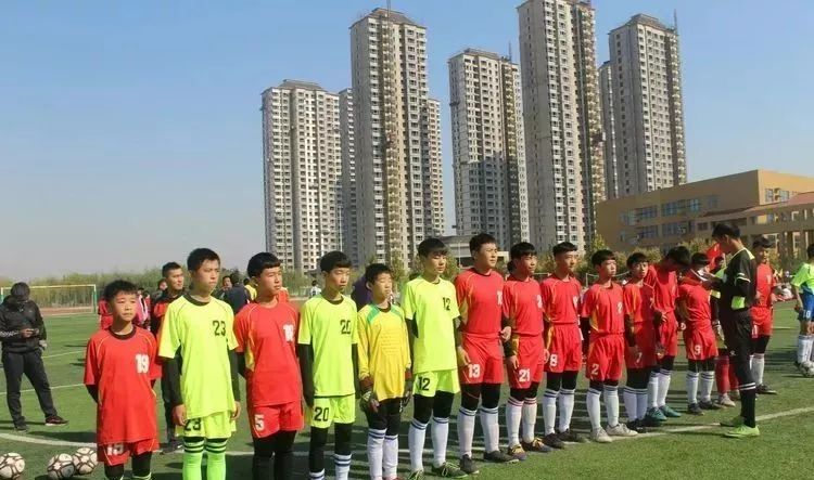 我县足球小子创历史佳绩！