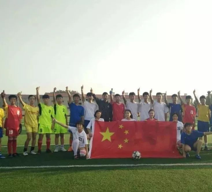 我县足球小子创历史佳绩！