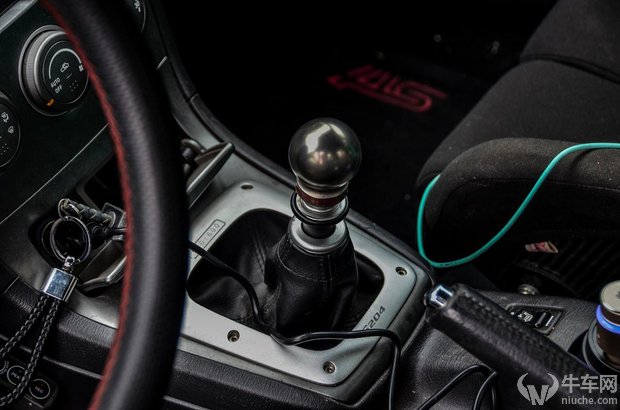 第十代翼豹改11代,第四代翼豹改装宽体