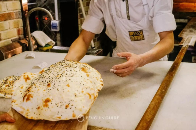在这个魔幻的江南小城里，来一场烤肉和大饼的狂欢！