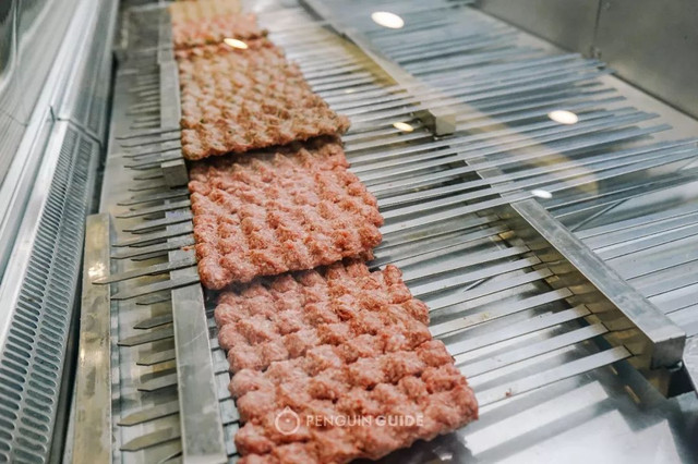 在这个魔幻的江南小城里，来一场烤肉和大饼的狂欢！