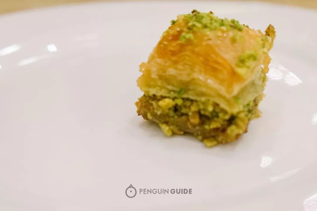 在这个魔幻的江南小城里，来一场烤肉和大饼的狂欢！