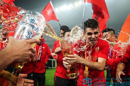 上海上港冠军一往无前,上港夺冠时刻