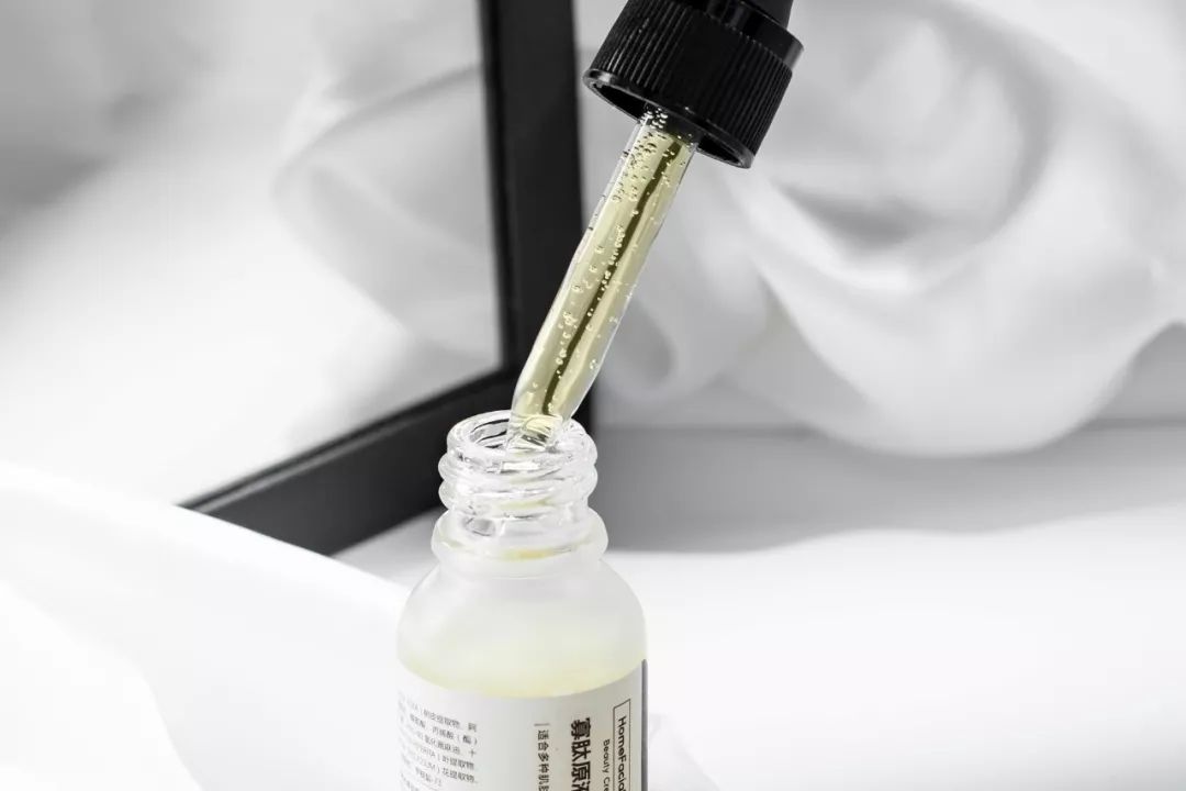 一熬夜吃辣就长毛囊炎,一熬夜一吃辣就长痘痘