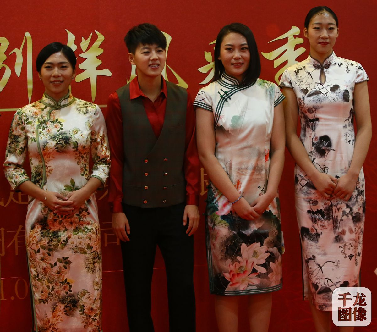 铿锵女足魅力绽放,铿锵玫瑰中国奥运女足