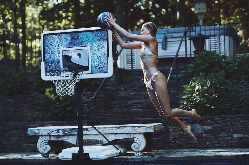 维密pink系列模特,维密秀第一位亚裔超模