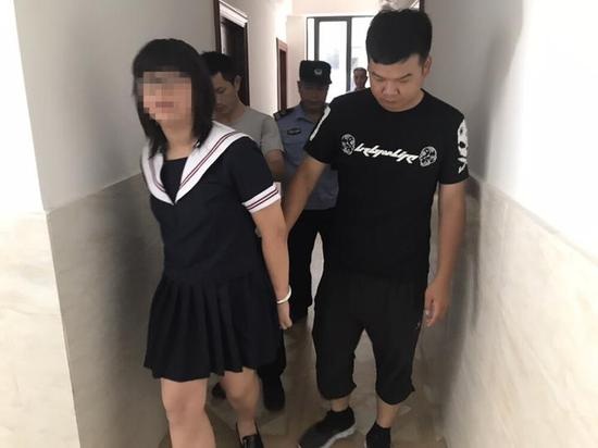 经济学人全球头条：王思聪向乐视索赔，*电总广局**规定片酬，苹果证实屏幕问题