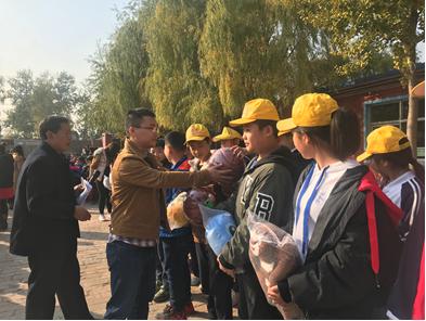 不一样的双11：转转“移动书吧”开进打工子弟小学献爱心