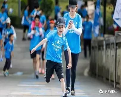 快，换上跑鞋，到上海最美林荫道中，参加欢乐嘉年华！