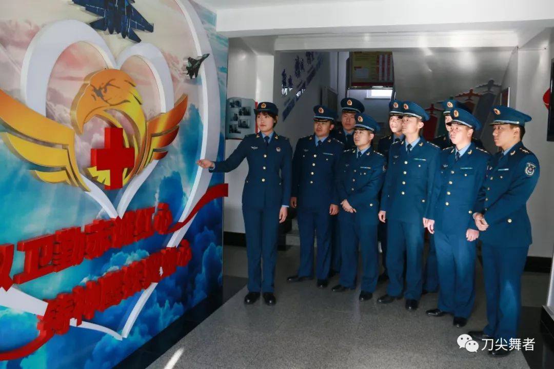 做薪火相传举旗人：北部战区空军部队庆祝空军成立69周年