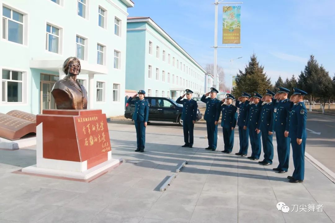 做薪火相传举旗人：北部战区空军部队庆祝空军成立69周年