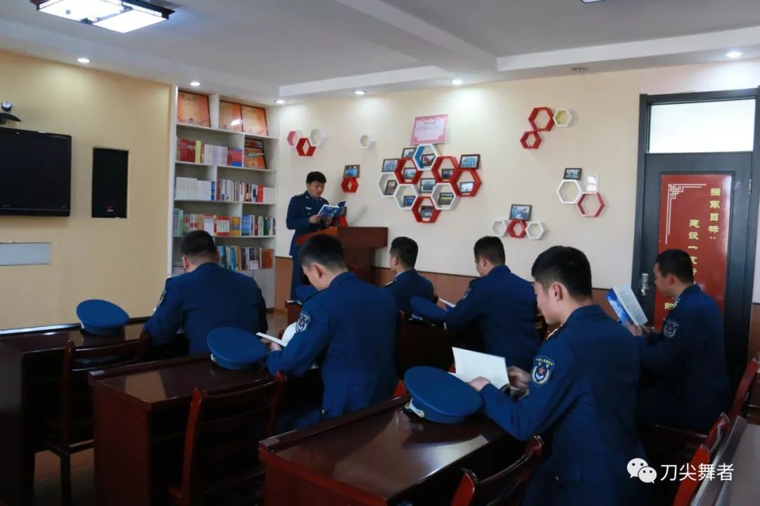 做薪火相传举旗人：北部战区空军部队庆祝空军成立69周年