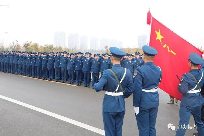 做薪火相传举旗人：北部战区空军部队庆祝空军成立69周年