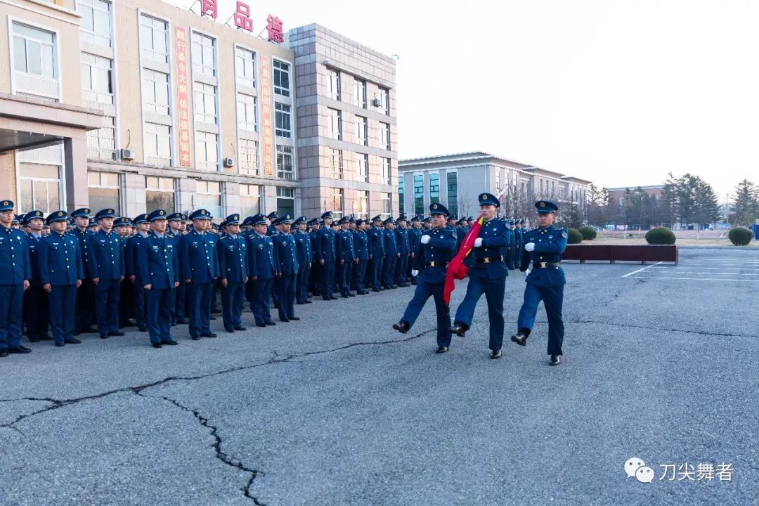 做薪火相传举旗人：北部战区空军部队庆祝空军成立69周年