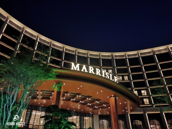 荣耀Magic2拍照如何？手持超级夜景赞爆