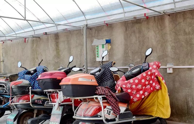 进一步推进住房租赁市场整治,推进人居环境整治