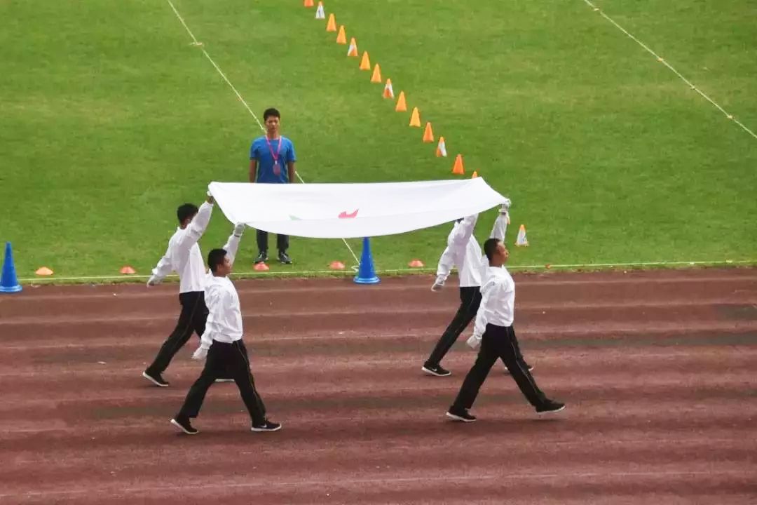 天河学校第七届秋季运动会开幕式,盘点各校校园运动会开幕式