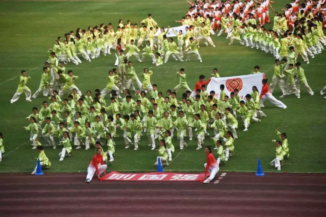 天河学校第七届秋季运动会开幕式,盘点各校校园运动会开幕式