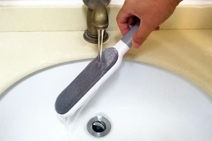 冬天衣服上都是恶心的粘毛？用这款去毛神器，轻松吸一吸，1秒扫走毛发，3秒去静电！