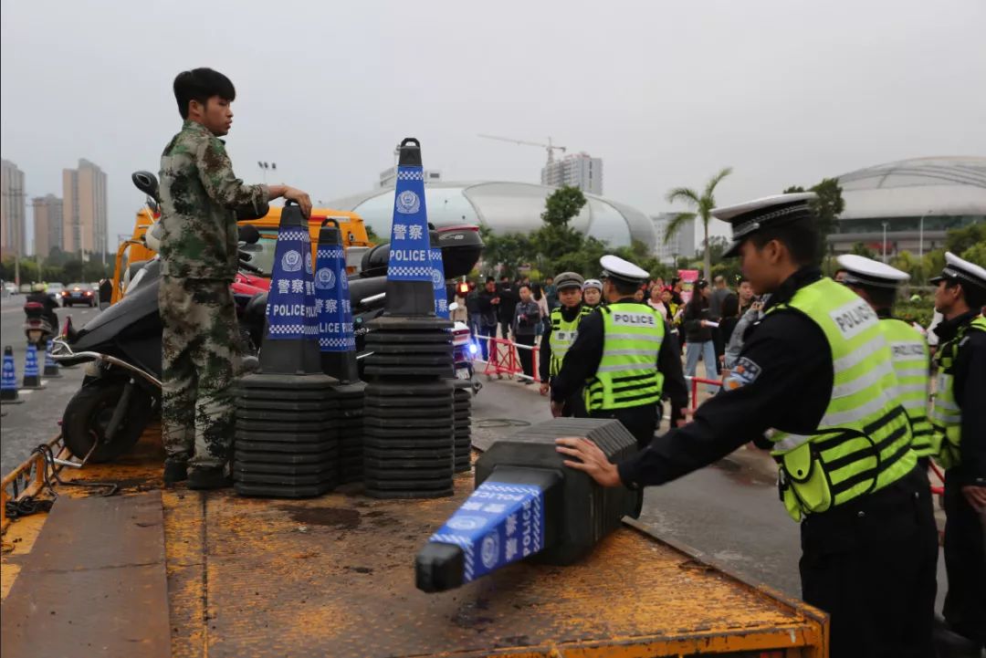 谭校长2010年演唱会现场版,谭校长94演唱会