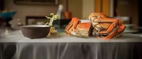 涨姿势丨煮大闸蟹的时候不要盖锅盖！最佳吃蟹季节从12月开始……这些你都知道吗？