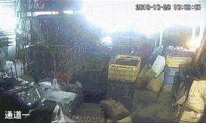 惊！天花板上掉下几滴水！下面2人重伤，咋回事？