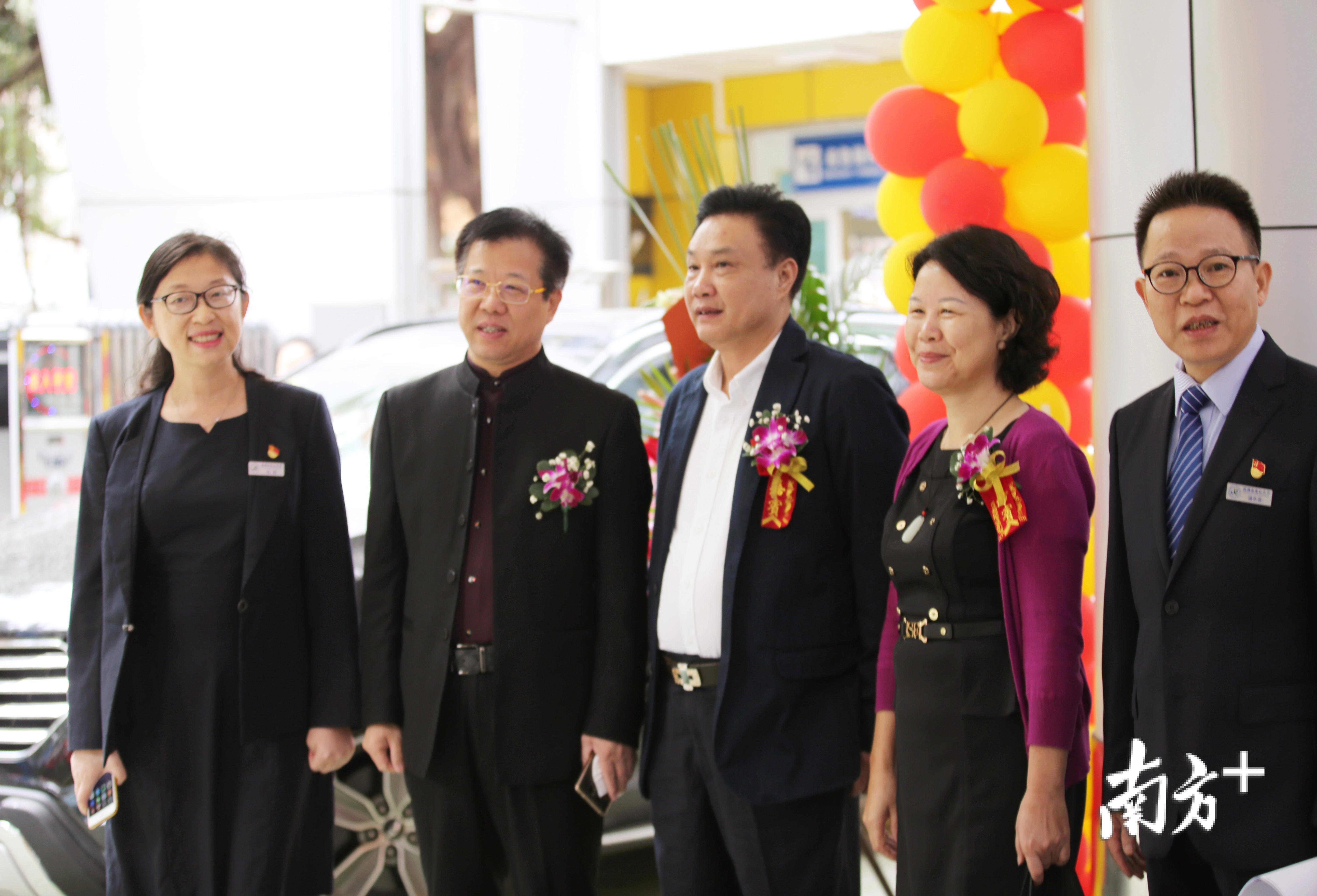 校庆徽标怎么设计？学生说了算！布心小学上演“超暖心”校庆