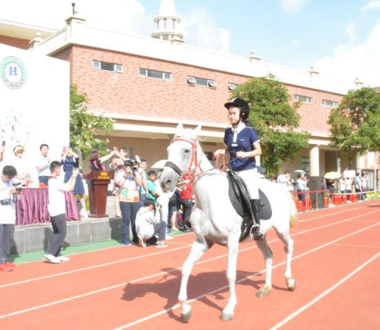 观澜湖华侨中学校园,海口市华侨中学观澜湖学校国标舞