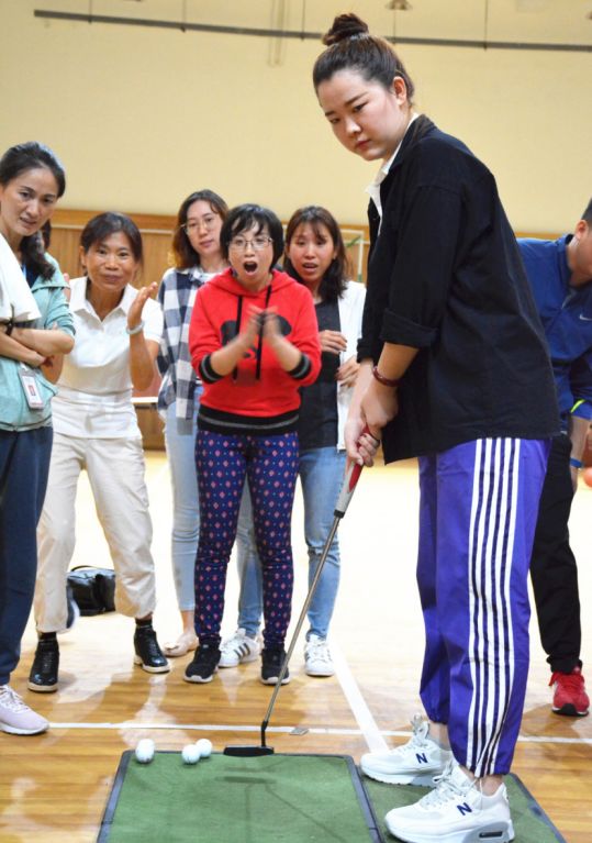 观澜湖华侨中学校园,海口市华侨中学观澜湖学校国标舞