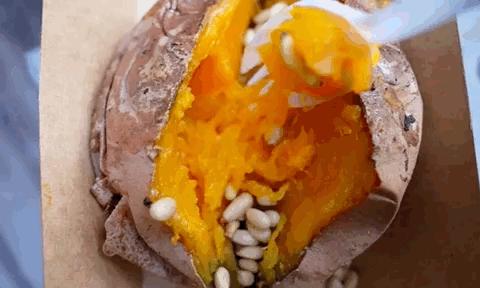 人间不值得但是人间很美好,人间不值得但是你值得是谁说的