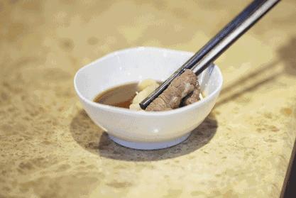 吃火锅芝麻蘸酱怎么调才好吃,吃火锅蘸酱怎么调