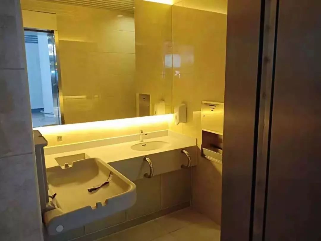 便民｜临时身份证明打印机、人脸识别实名验证系统等多项人性化设备已入驻上海虹桥火车站