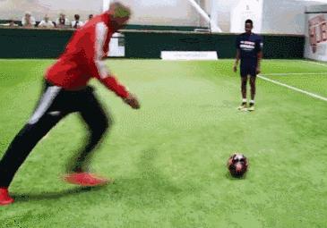 常用5种射门技巧,射门动作的技术要点和基本步骤