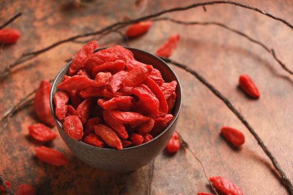 枸杞泡酒时间长了会变质吗,枸杞泡酒时间长了有害吗