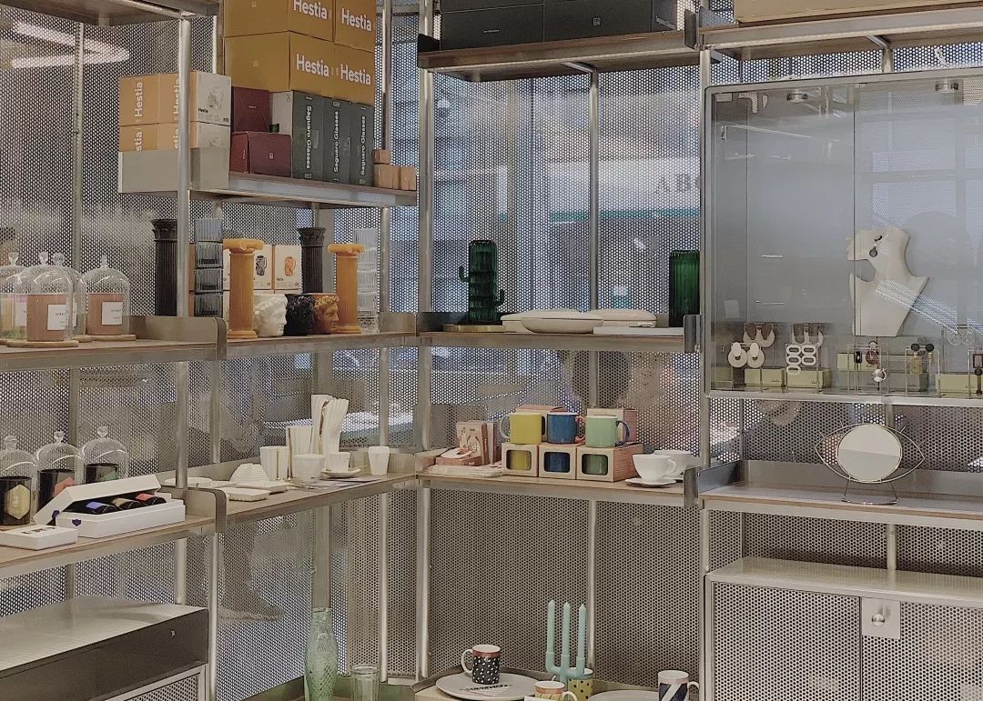 进公寓买设计品，到邮局逛百货店，这三家潮铺我真的摸不透