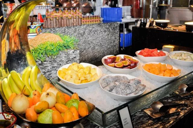 ￥238/位——“爱尔兰生蚝+15种海鲜”畅吃，还送波龙！乐队表演周末哈根达斯！这家希尔顿旗下酒店颠覆吃货想象！