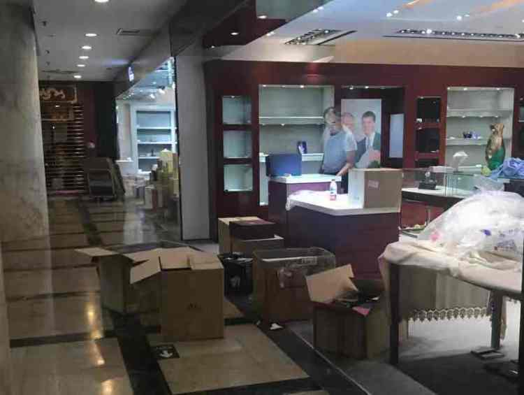 上海虹桥友谊商城局部停业！商家突然收到撤场通知，曾是上海奢侈品和进口商品集聚地