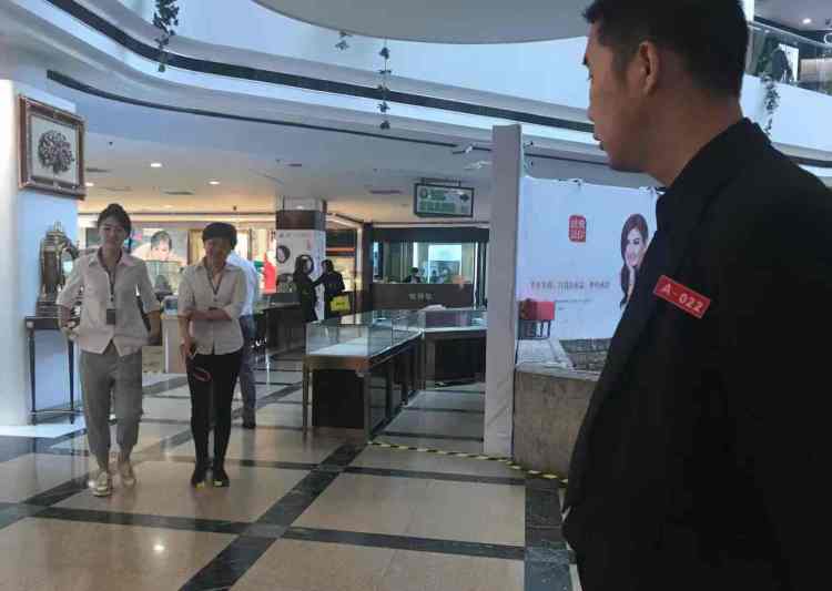 上海虹桥友谊商城局部停业！商家突然收到撤场通知，曾是上海奢侈品和进口商品集聚地