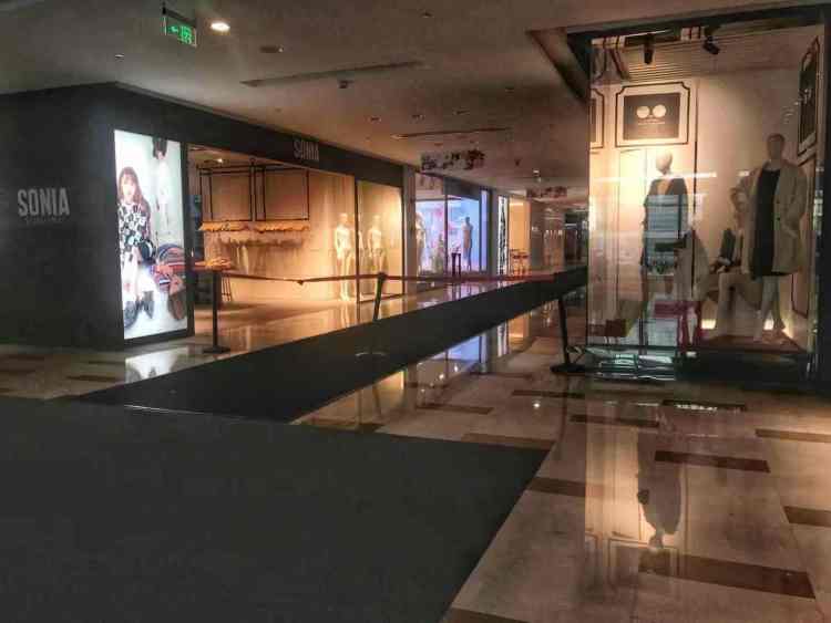 上海虹桥友谊商城局部停业！商家突然收到撤场通知，曾是上海奢侈品和进口商品集聚地