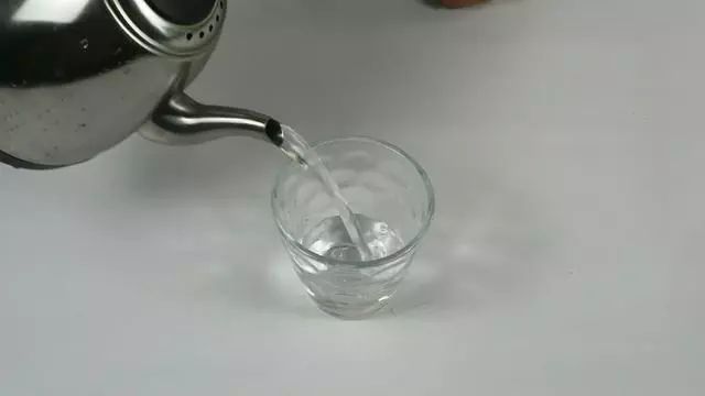 恶心反胃一招缓解晕车,晕车老是吐止不住咋办