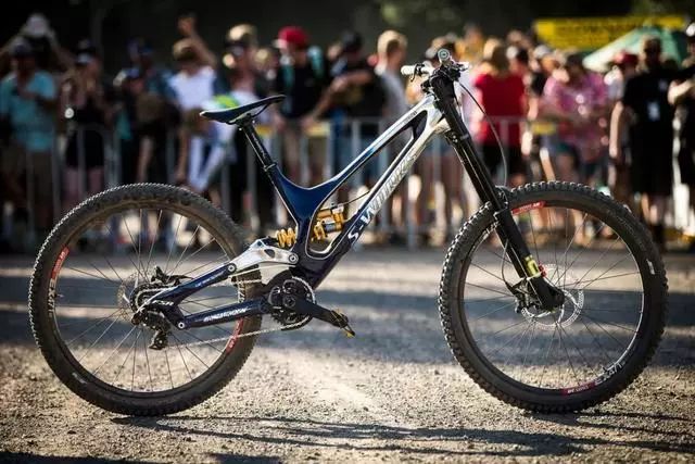 入门山地车选购全攻略,山地车入门需要哪些装备