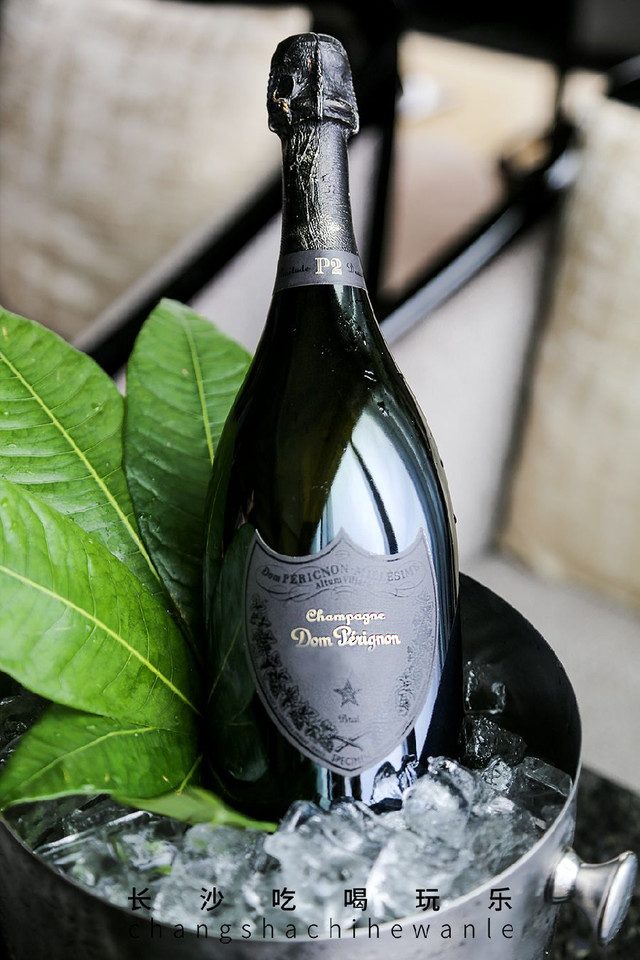 长沙独一无二的看球胜地来了！2000㎡超大面积、5星级料理，足球派对放肆嗨！