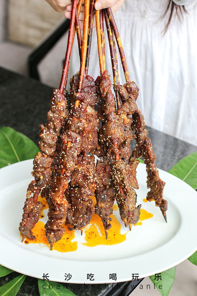 长沙独一无二的看球胜地来了！2000㎡超大面积、5星级料理，足球派对放肆嗨！