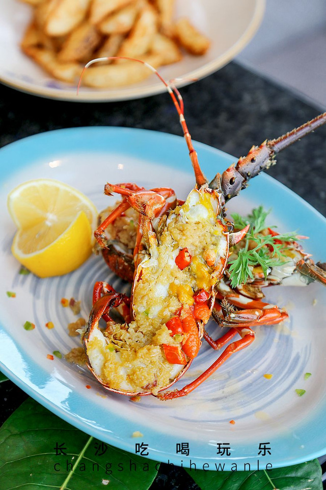 长沙独一无二的看球胜地来了！2000㎡超大面积、5星级料理，足球派对放肆嗨！