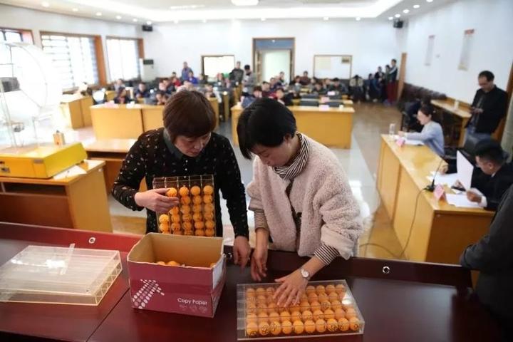 常山县公租房公开摇球64户家庭喜获新居