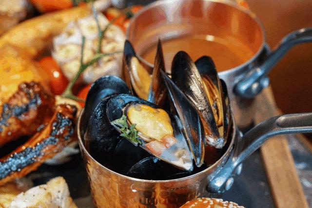 ¥299/2大1小——英迪格魔都第3家分号放大招！波龙鳕鱼和牛海陆饕餮狂欢！