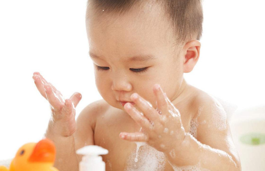 一岁宝宝经常便秘出血怎么办,宝宝经常便秘吃什么奶粉比较好