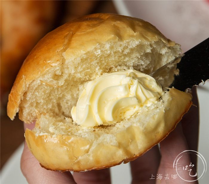 魔都惊现1200㎡「运动餐厅」！桌球飞镖无限畅玩，清晨2点才打烊！